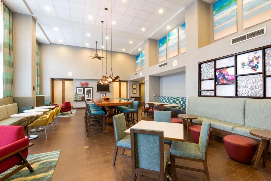 Hampton Inn & Suites Fort Myers - Colonial Blvd hotel detail image 6