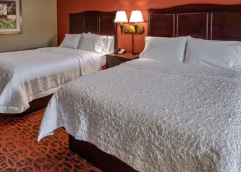 Hampton Inn Ashland hotel thumbnail 2