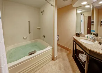 Hampton Inn Ashland hotel thumbnail 7