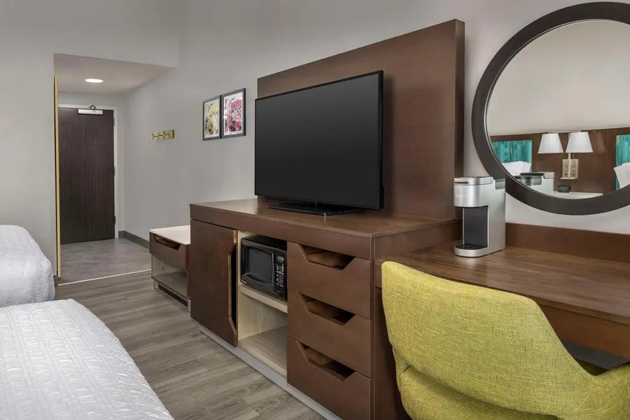 Hampton Inn Birmingham I-65/Lakeshore Drive hotel detail image 2