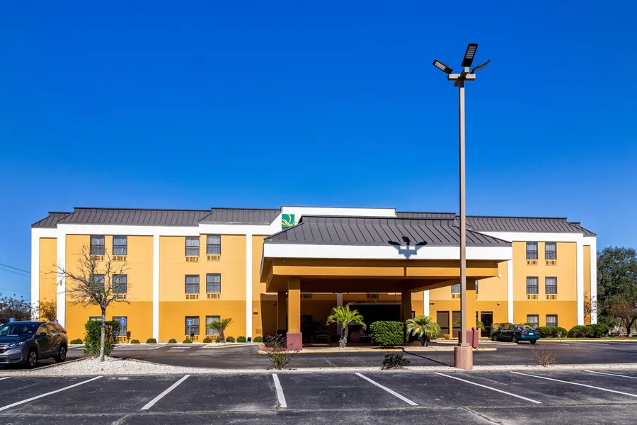 Quality Inn Texas City I-45 hotel detail image 2
