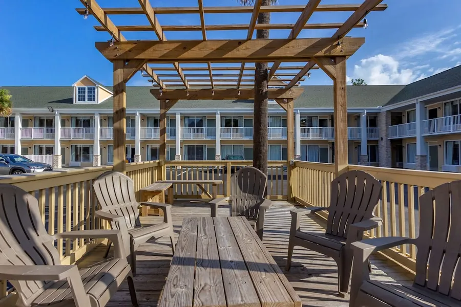 Quality Inn & Suites hotel detail image 2
