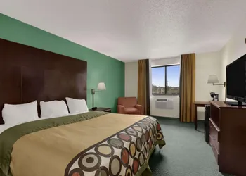 Quality Inn Jackson North hotel thumbnail 4