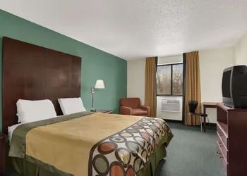 Quality Inn Jackson North hotel thumbnail 5