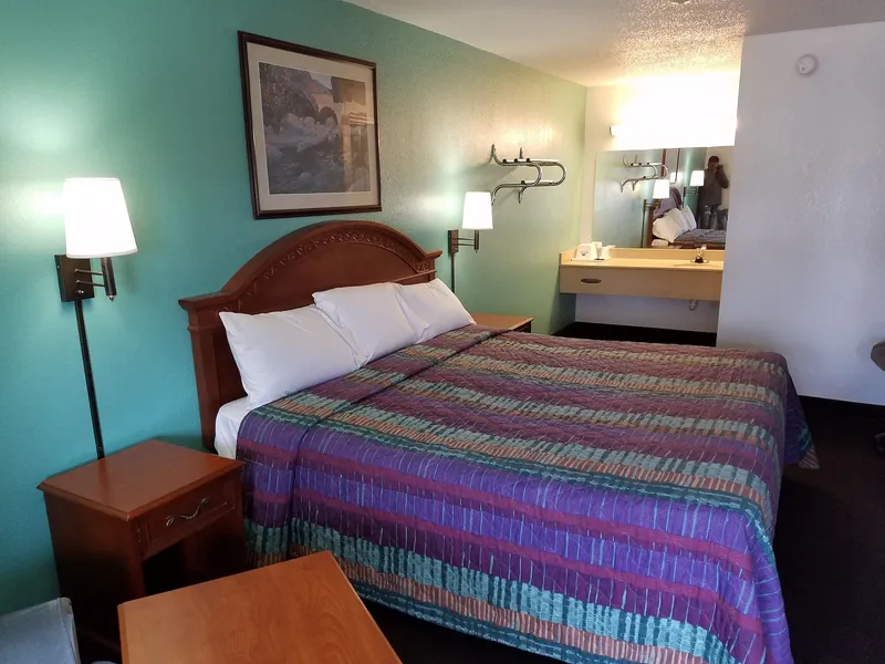 Indysouth western inn hotel detail image 6