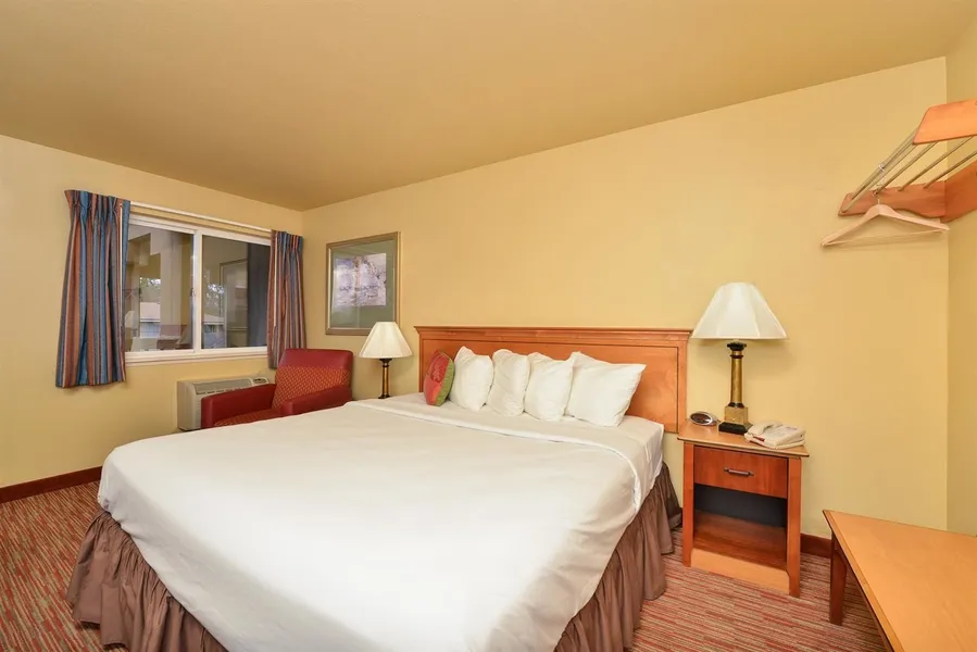 Americas Best Value Inn Lakewood Tacoma S hotel detail image 6