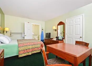 Pine Point Inn & Suites hotel thumbnail 5