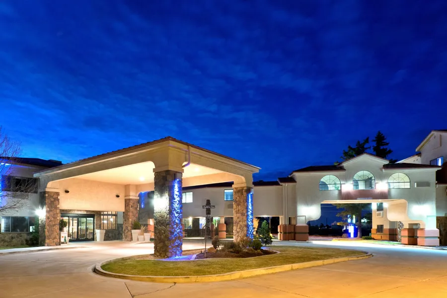 Holiday Inn Express Show Low by IHG hotel detail image 2