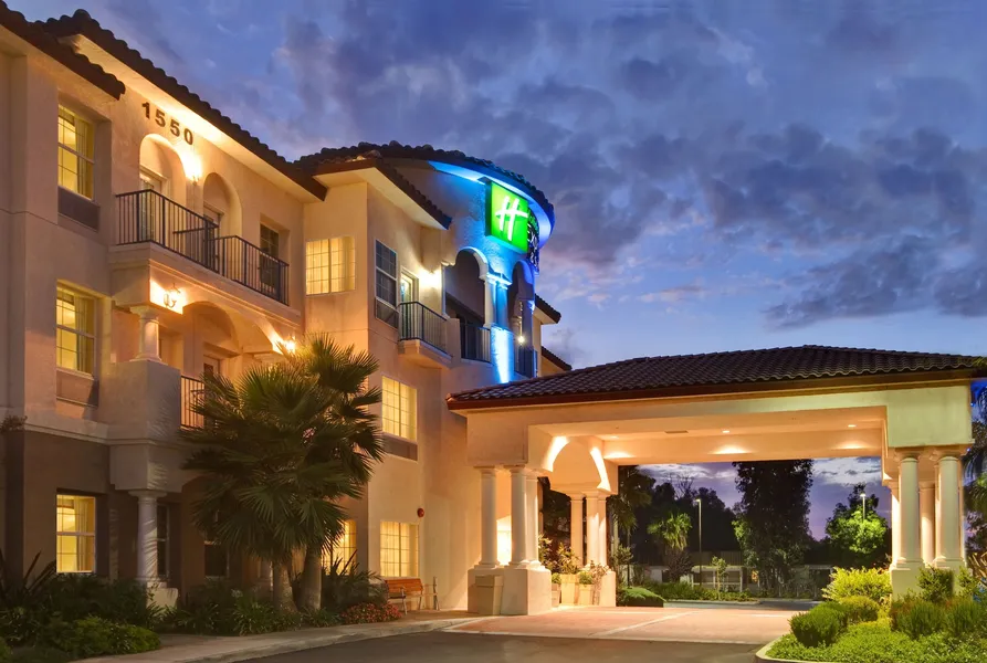 Holiday Inn Express & Suites Corona by IHG hotel detail image 2
