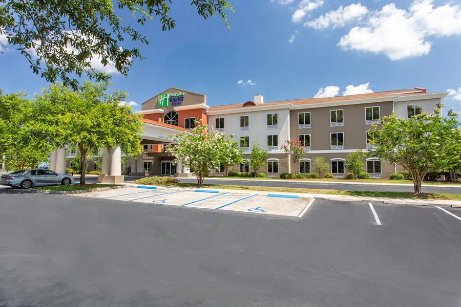 Holiday Inn Express Hotel & Suites Silver Springs - Ocala by IHG hotel detail image 2