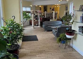 Grey Rose Suites hotel thumbnail 2