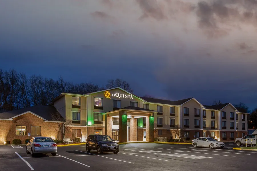 La Quinta Inn & Suites by Wyndham Norwich-Plainfield-Casino hotel detail image 2