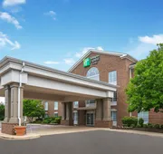 Holiday Inn Express Hotel & Suites Warrenton by IHG hotel detail image 3