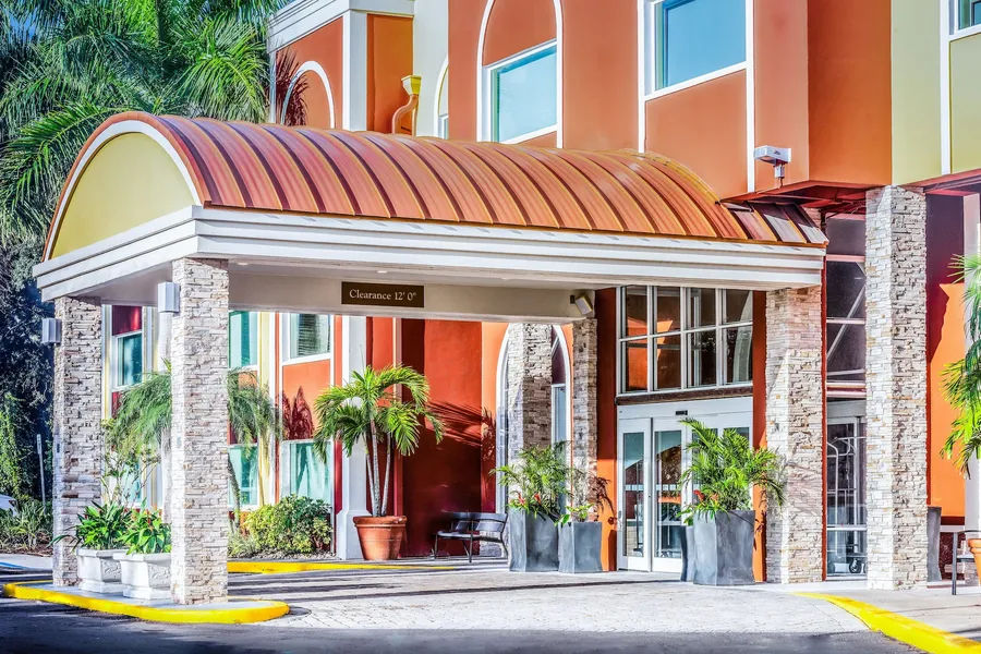 Holiday Inn Express & Suites Bradenton West by IHG hotel detail image 2