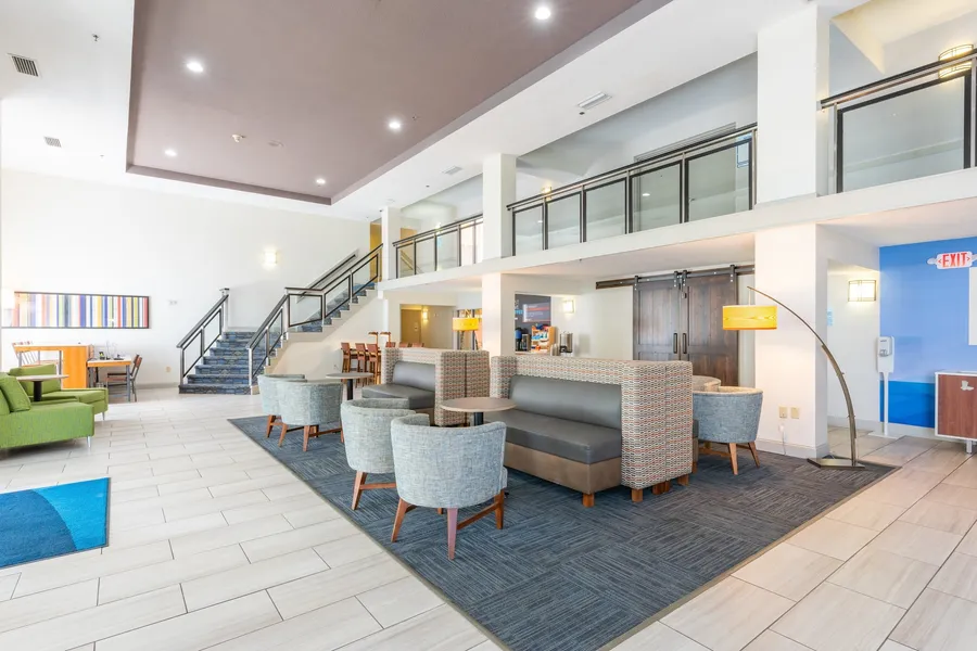 Holiday Inn Express & Suites Bradenton West by IHG hotel detail image 6