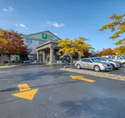 Holiday Inn Express Hotel & Suites Oshkosh by IHG hotel detail image 5