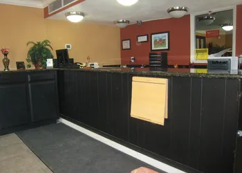 Motel 8 hotel thumbnail 4