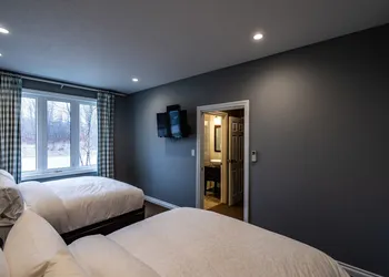 The Inn at Cobble Beach hotel thumbnail 3