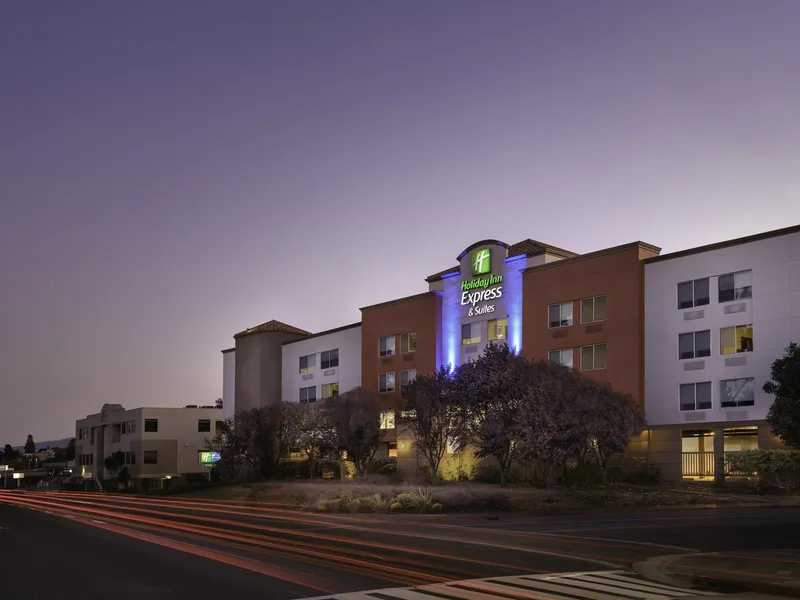 Holiday Inn Express Suites Belmont by IHG hotel detail image 2