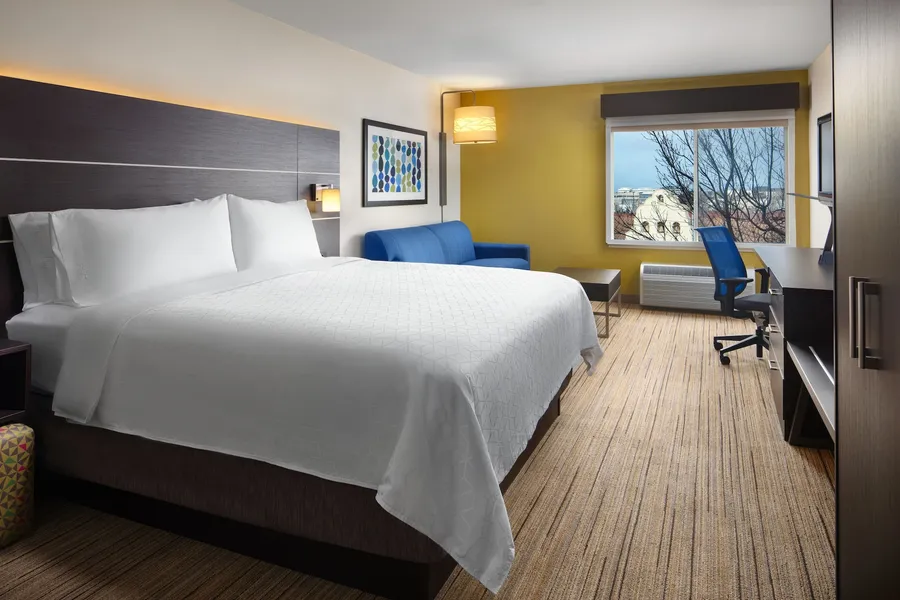 Holiday Inn Express Suites Belmont by IHG hotel detail image 6