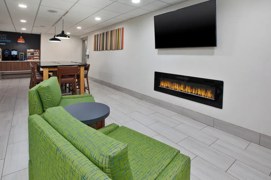 Holiday Inn Express Hotel & Suites Sunbury - Columbus Area by IHG hotel detail image 2