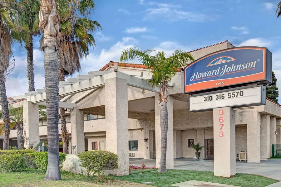 Howard Johnson by Wyndham Torrance hotel detail image 2