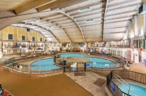 Howard Johnson by Wyndham Burlington hotel thumbnail 2