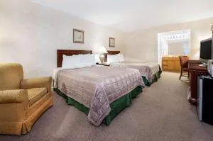 Howard Johnson by Wyndham Burlington hotel thumbnail 3