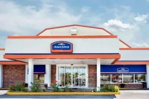 Howard Johnson by Wyndham Burlington hotel detail image 6