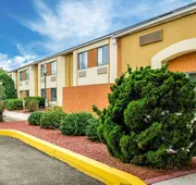 Econo Lodge Harrisburg - Hershey North hotel detail image 4