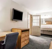 Econo Lodge Inn & Suites Jackson Northwest hotel detail image 7