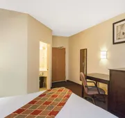 Travelodge by Wyndham Romulus Detroit Airport hotel detail image 7