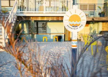 Sunburst Inn hotel thumbnail 6
