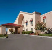 Quality Inn & Suites Farmington hotel detail image 4