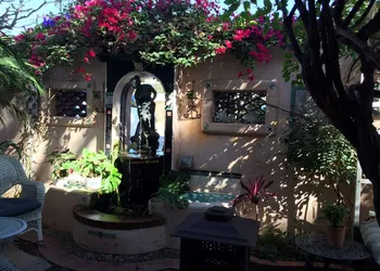 Les Artistes Inn hotel thumbnail 7