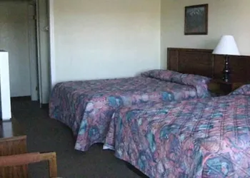 Desert Inn Motel hotel thumbnail 5