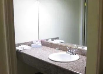 Desert Inn Motel hotel thumbnail 7