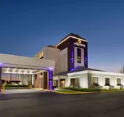 La Quinta Inn & Suites by Wyndham Dothan hotel detail image 7