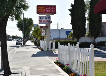 Valley Hotel hotel thumbnail 7