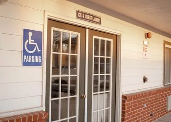 Haysville Express Inn hotel thumbnail 3