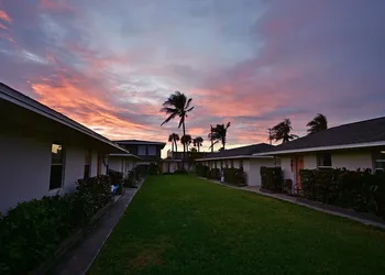 Surf Studio Beach Resort hotel thumbnail 2