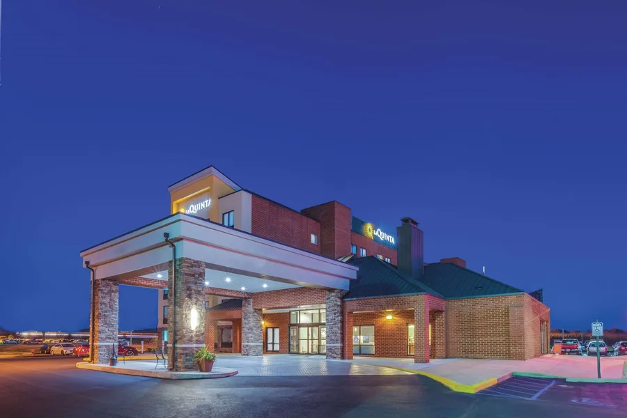 La Quinta Inn & Suites by Wyndham Philadelphia Airport hotel detail image 2