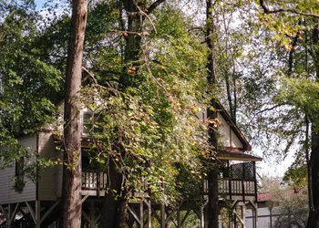 Riverbend Motel & Cabins hotel thumbnail 6