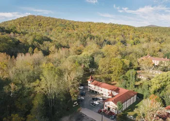 Riverbend Motel & Cabins hotel thumbnail 8