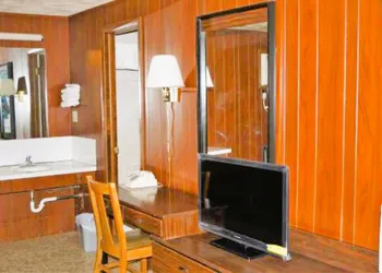 Koch Motel Sabetha KS By OYO hotel thumbnail 5