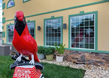 Cardinal Motel hotel thumbnail 2