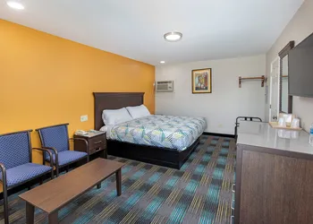 Cardinal Motel hotel thumbnail 4