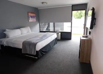 Ramada by Wyndham New Orleans hotel thumbnail 6