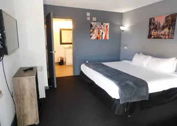 Ramada by Wyndham New Orleans hotel thumbnail 8