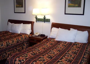 Shore Hills Motel hotel thumbnail 5